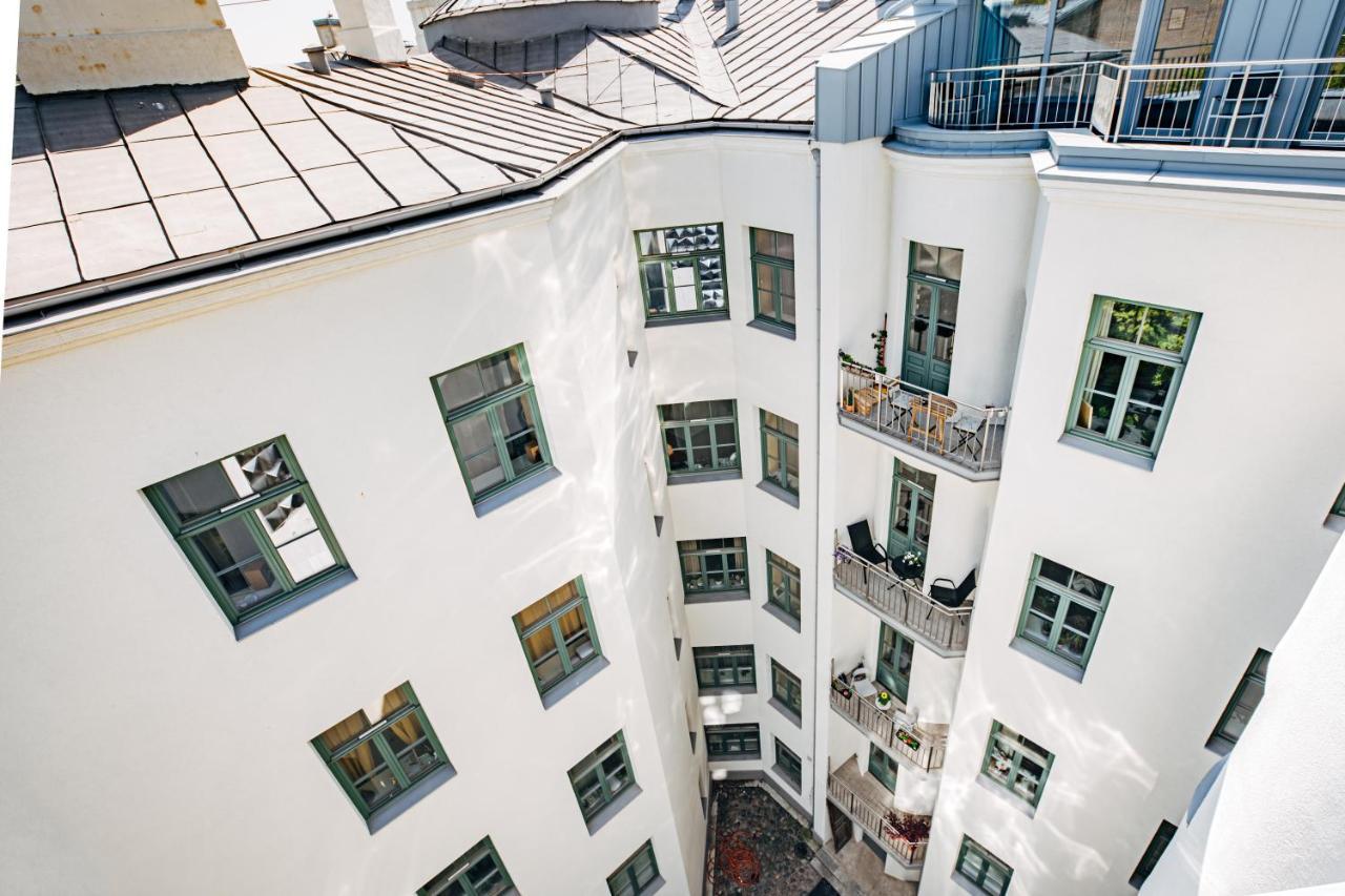 Constantine Apartments Рига Экстерьер фото